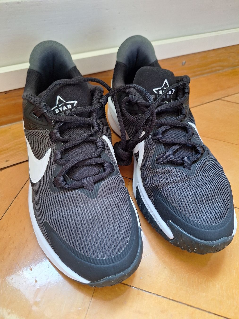 Scarpe per ragazzi: Nike sneakers star runners Grösse 36 – Usato da Bern venduto da zizzerzazzer
