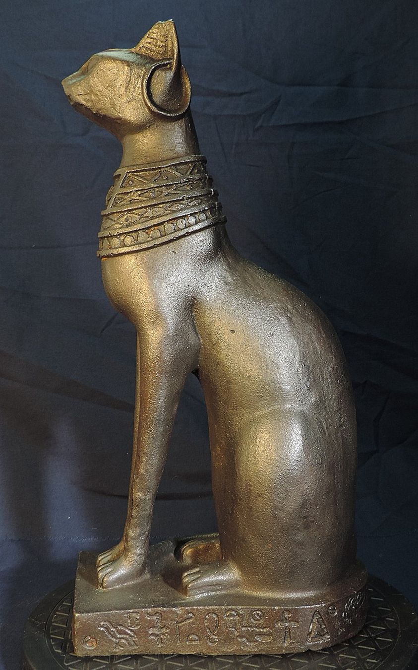 Statuette: Alte Ägyptische Katzen Statue, Eisen Figur – Usato da Duggingen venduto da roterbambus 1