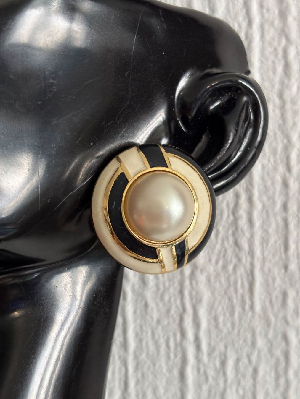 Ohrringe & -stecker: Boucles d'oreilles à clip vintage ORENA – Gebraucht aus Peseux von CharmeCommerce