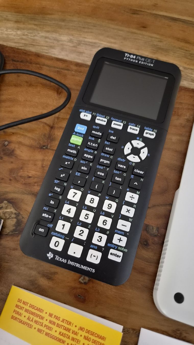 Texas Instruments Calcolatrici tascabili: Texas Instruments TI-84 Plus CE-T Python Edition (Akku neu) – Usato da Kriessern venduto da spi_kv7m