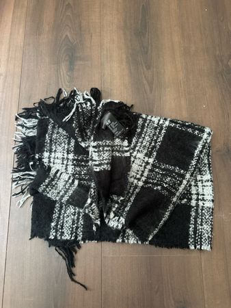Schal Karomuster Schwarz Weiss mit Fransen H&M guter Zustand