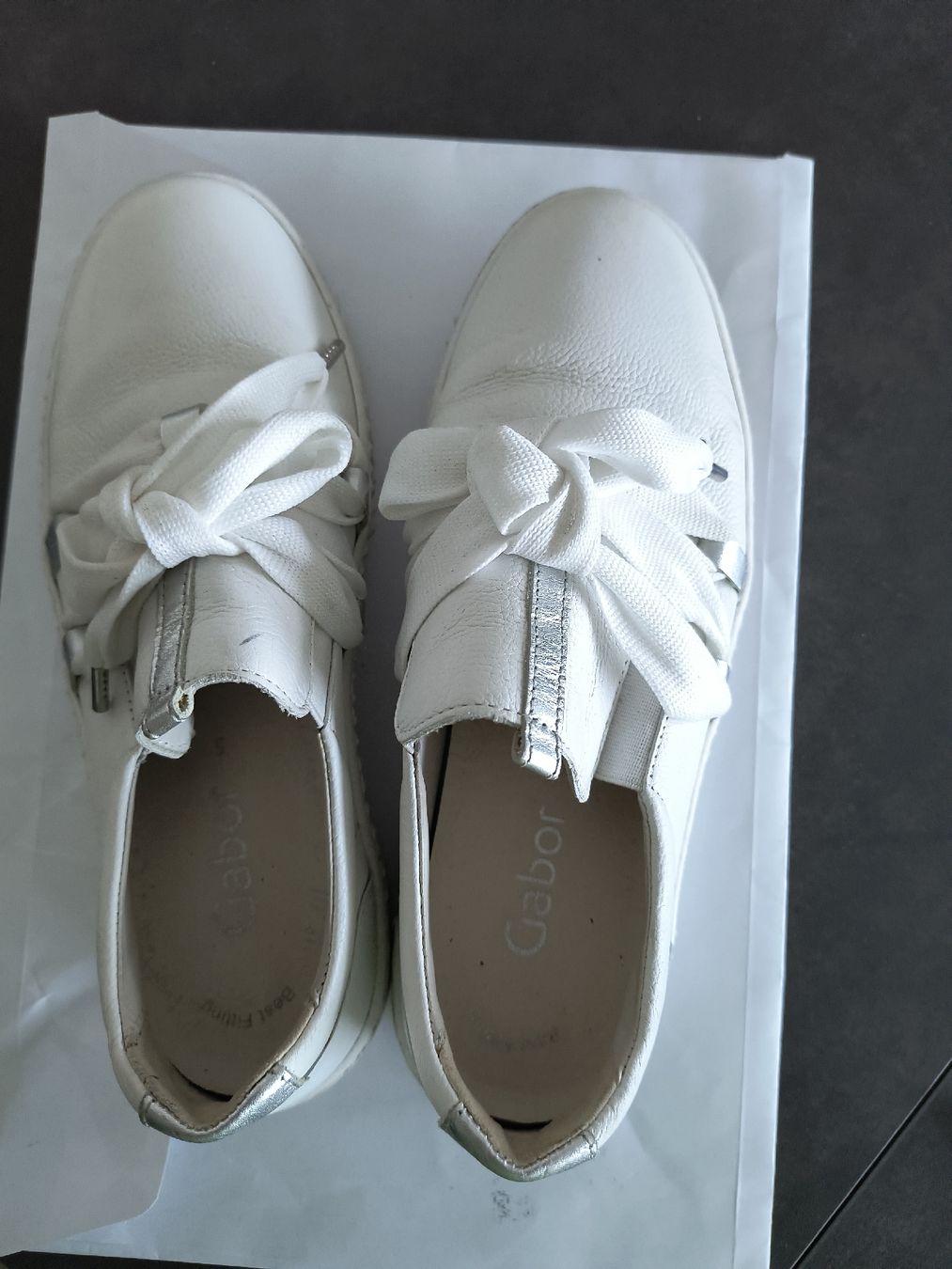 Gabor Damenschuhe: Gabor Sneakers weiss Leder Grösse 5 – Gebraucht aus Oberweningen von Bumblebee2