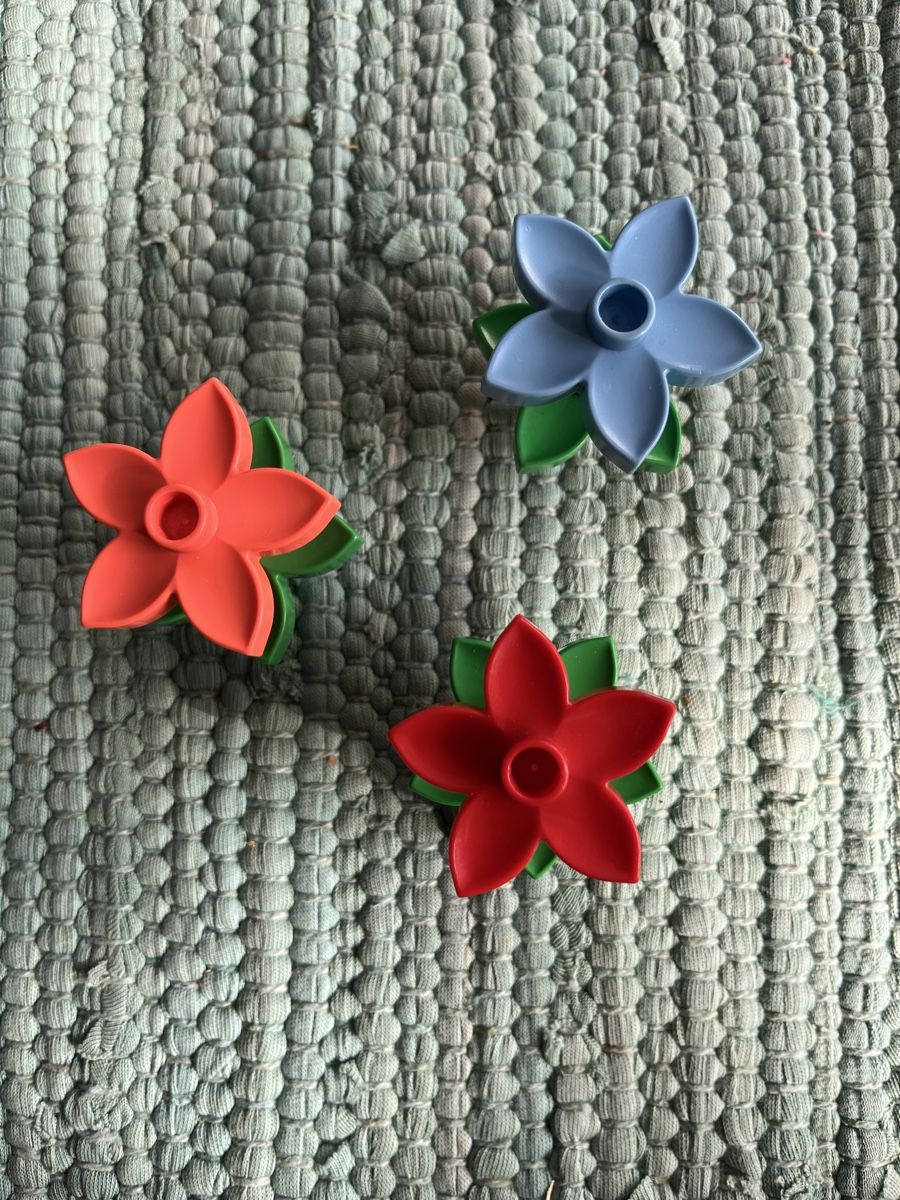 Lego Spielzeuge: Duplo Lego Blumen Set 3 Stück – Gebraucht aus Kirchberg BE von qualle01 1