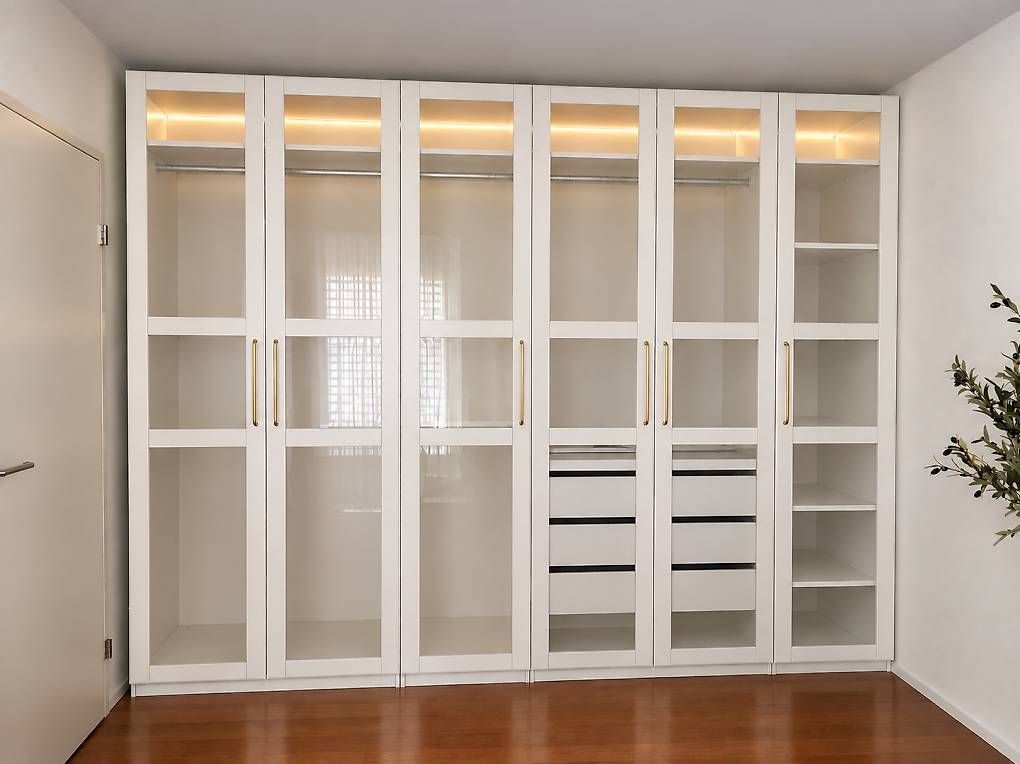 Ikea Armadi: Wunderschöner IKEA PAX-Schrank mit LED – Usato da Oberentfelden venduto da sanny_