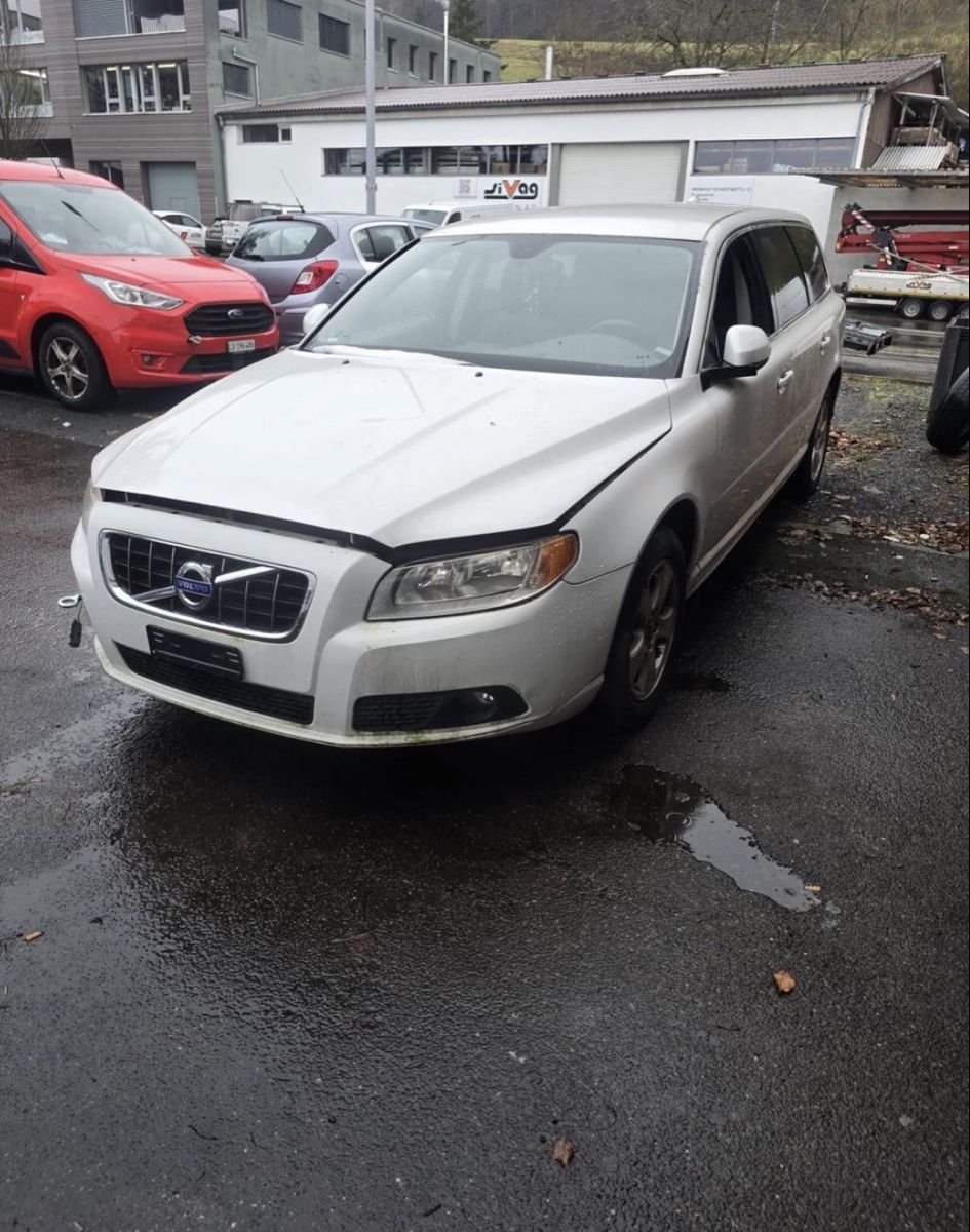 Volvo Tutti pezzi di ricambio auto: Volvo v70 Ersatzteile – Usato da Tägerwilen venduto da Mark525