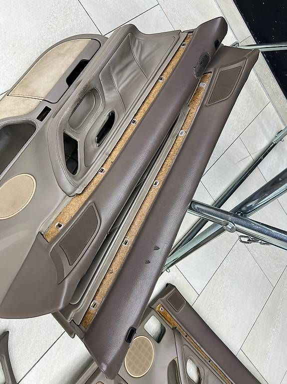 Tutti pezzi di ricambio auto: BMW E38 Interior Lederbezogen Individual Orginall – Usato da Lufingen venduto da Kasti92 4
