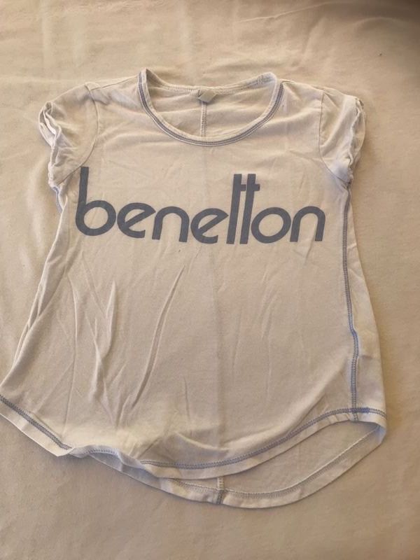 Camicette, T-shirt & Top: Mädchen Benetton T-Shirt 110 – Usato da Bergdietikon venduto da antovale