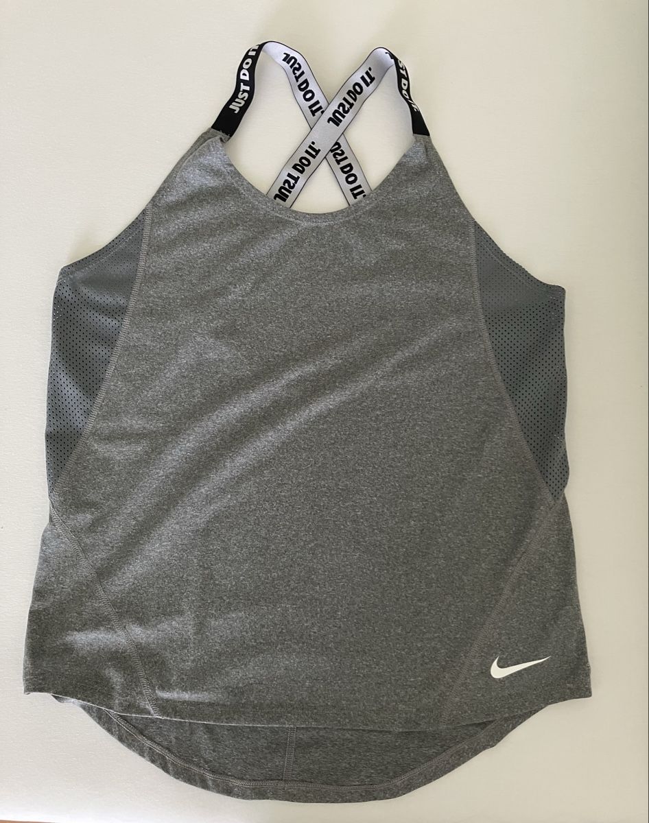 Nike Top: Nike Tanktop Grau mit "Just Do It" Trägern, Grösse M – Usato da Jona venduto da Ilese 2