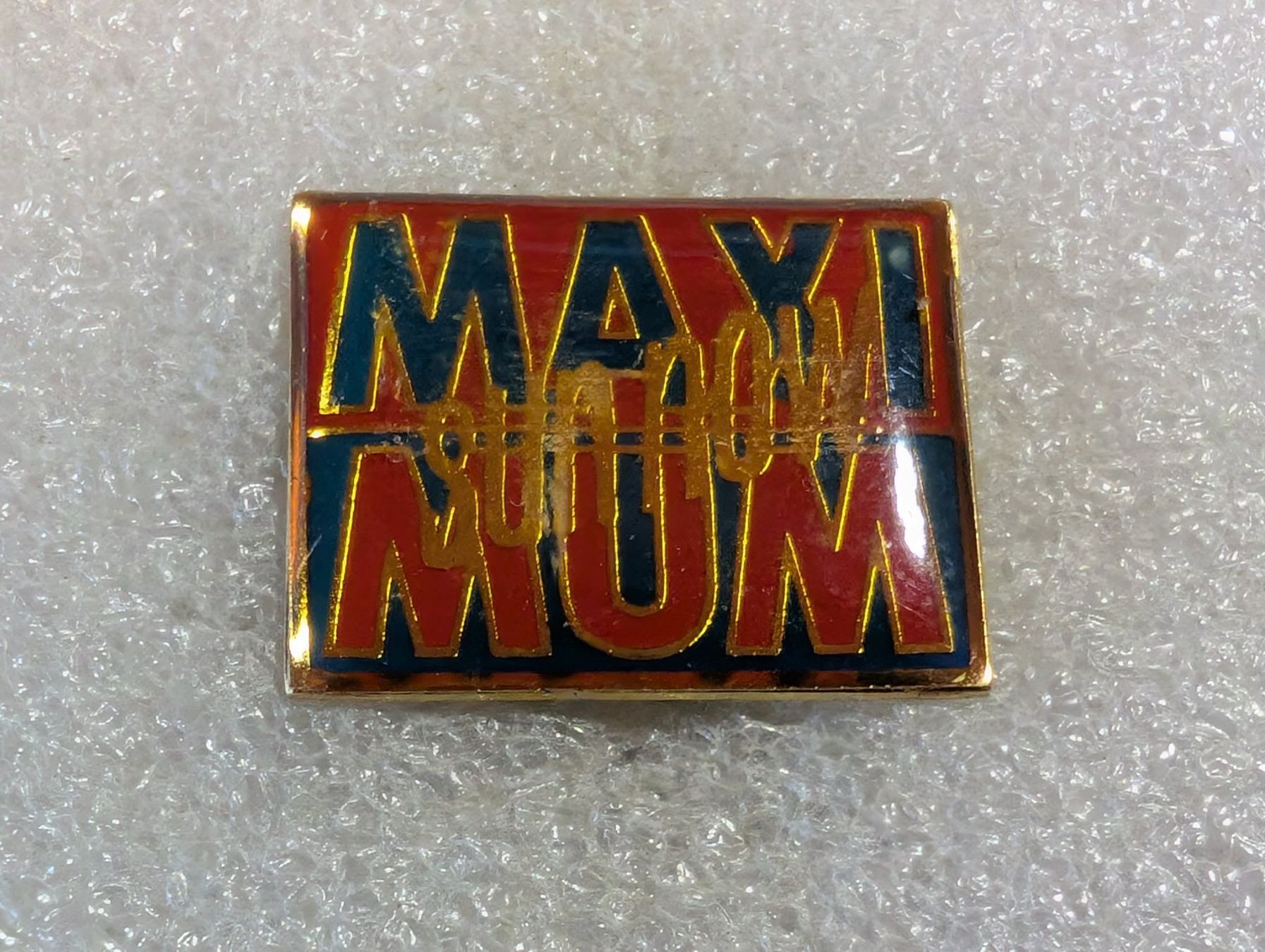 Placchette & Badge: Ansteckpin 97: Maxi Mum – Usato da Oppligen venduto da Pin-Fall-Shop