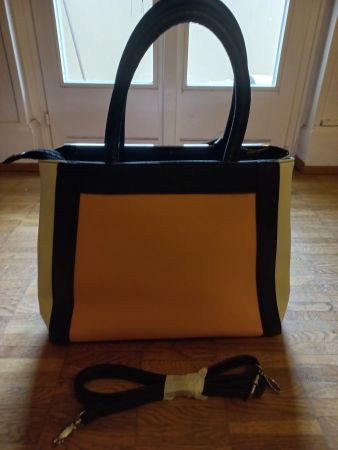 Handtasche
