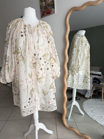 Luftige Bluse / Tunika / Kleid beige
