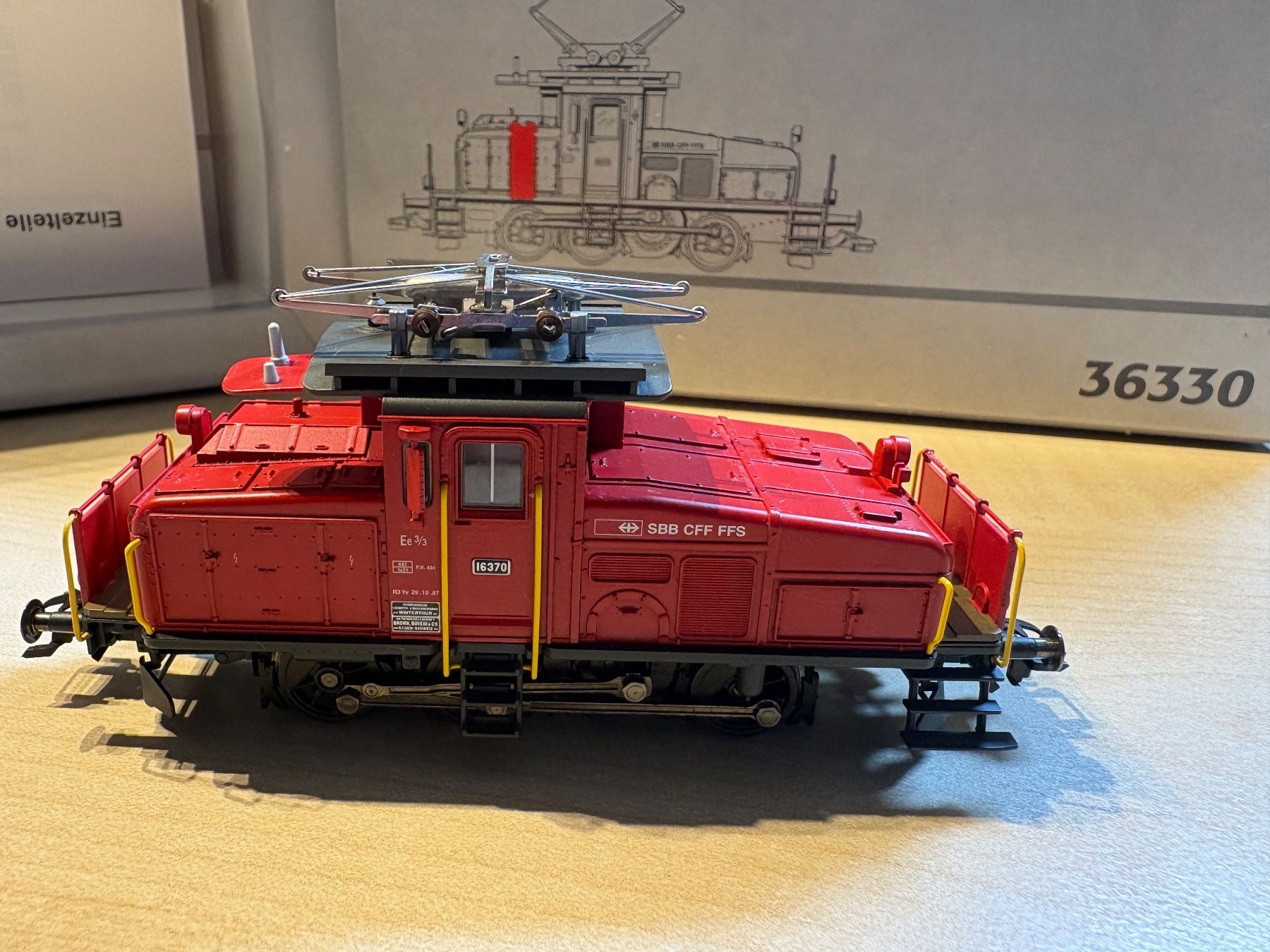 Märklin Modellini di ferrovie: Maerklin 36330 Ee3/3 rouge 16370 – Nuovo e nell'imballaggio originale da Corcelles Payerne venduto da Pierre66