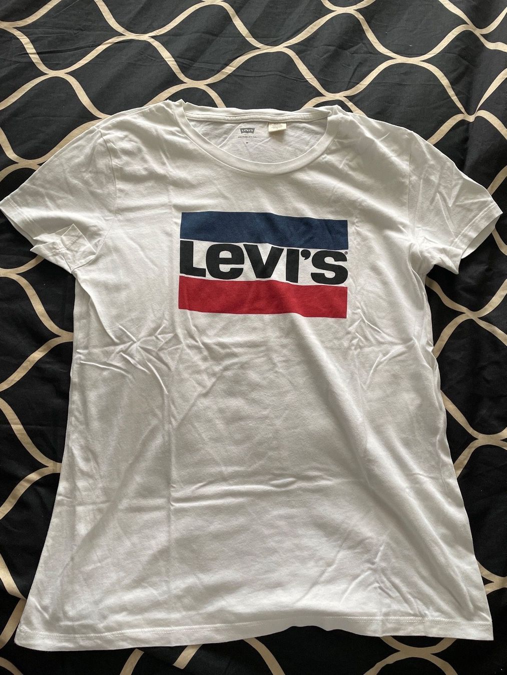 Levi's T-shirt: T-Shirt Levis – Nuovo (secondo la descrizione) da Zürich venduto da katya_noia