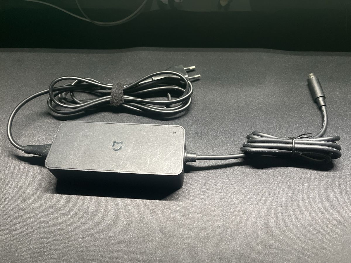 Xiaomi Batterieladegeräte: Xiaomi E-scooter original Ladegeräte – Gebraucht aus Liebefeld von Pandasheep