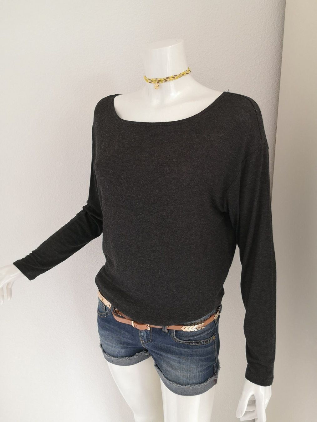 Mango T-shirt: 🤩MANGO LANGARM T-SHIRT ANTRAZIT & PRADA P – Usato da Olten venduto da Naja-Twins-Twins 1