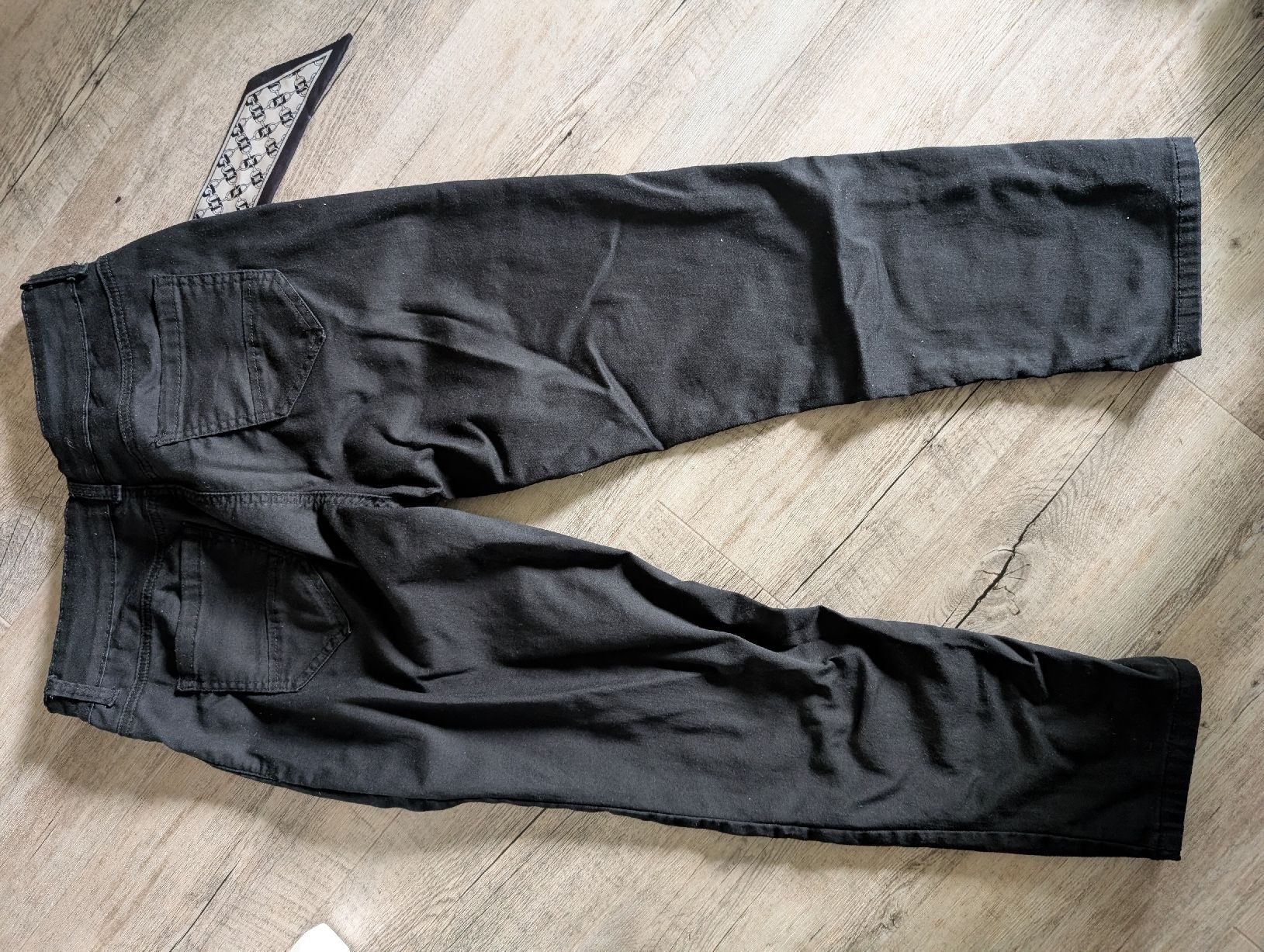 Pantaloni: Schwarze Hose Grösse L Neu – Nuovo (secondo la descrizione) da Adelboden venduto da Markusandra 1