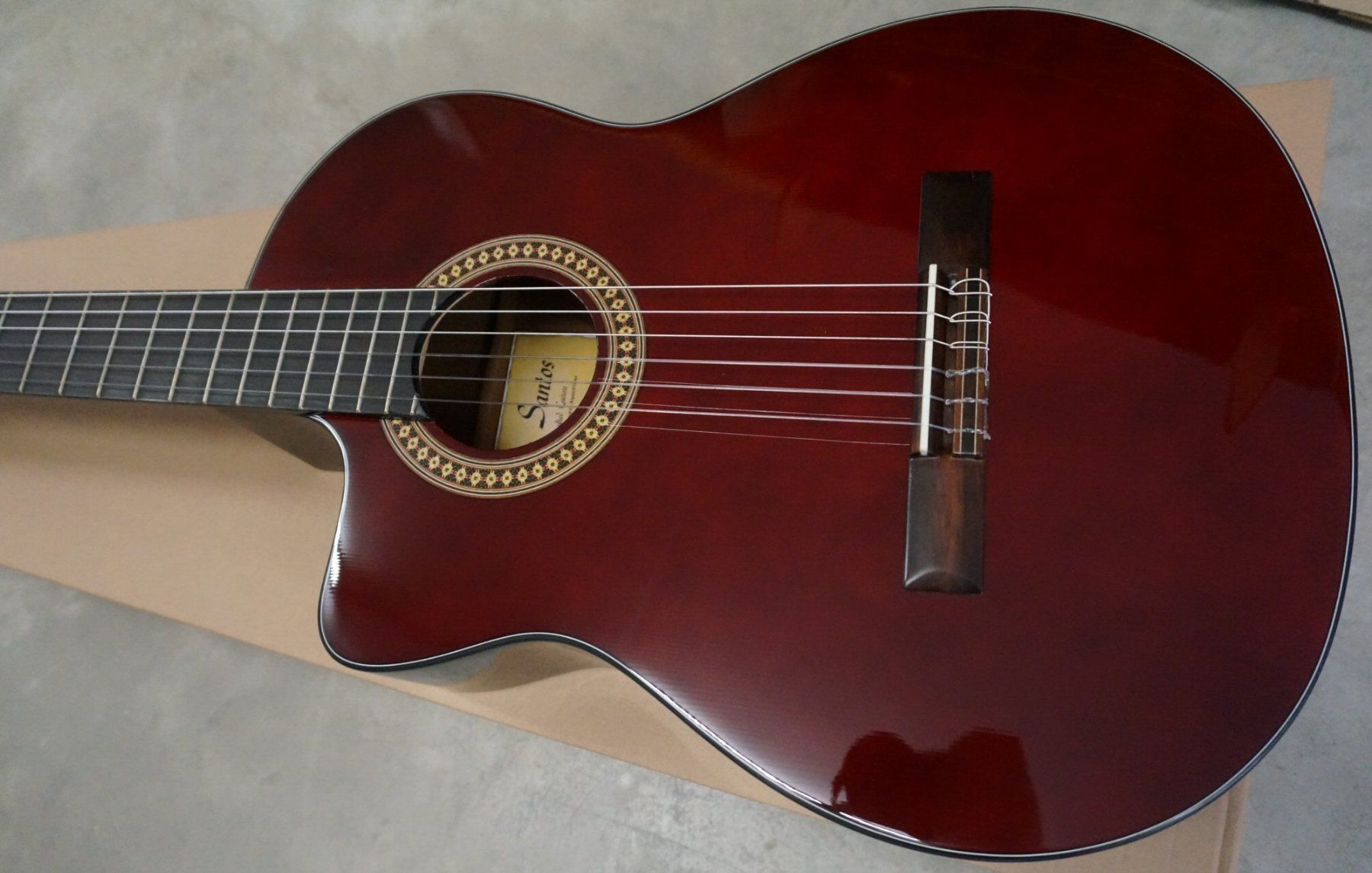 Strumenti musicali: LEFTHAND STUFF Do Santos Classical Guitar – Usato da Zofingen venduto da Rodeodeln