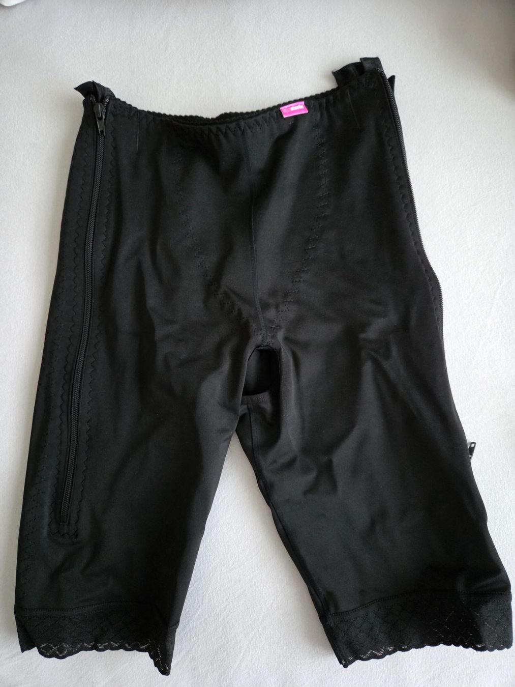 Appareils médicaux: Lipoelastic Kompression Hose Gr M neu – Neuf (Voir description) à Port par Darialina