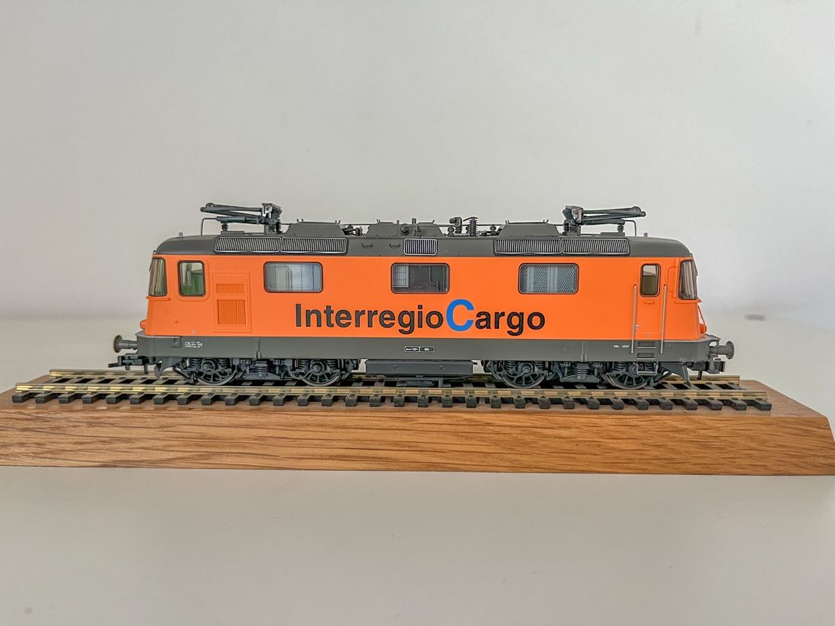 Roco Modellini di ferrovie: Roco Re 4/4 11320 IRC DC Sound  – Usato da Font venduto da TrainspottersuisseHo