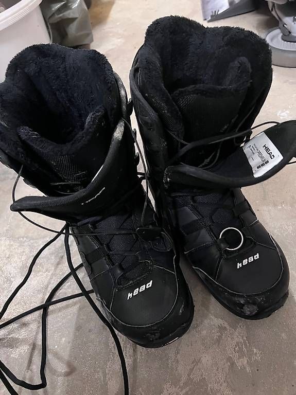 Herrenschuhe: Snowboard Schuhe 42.5 schwarz – Gebraucht aus Rorbas von nma_5hl9