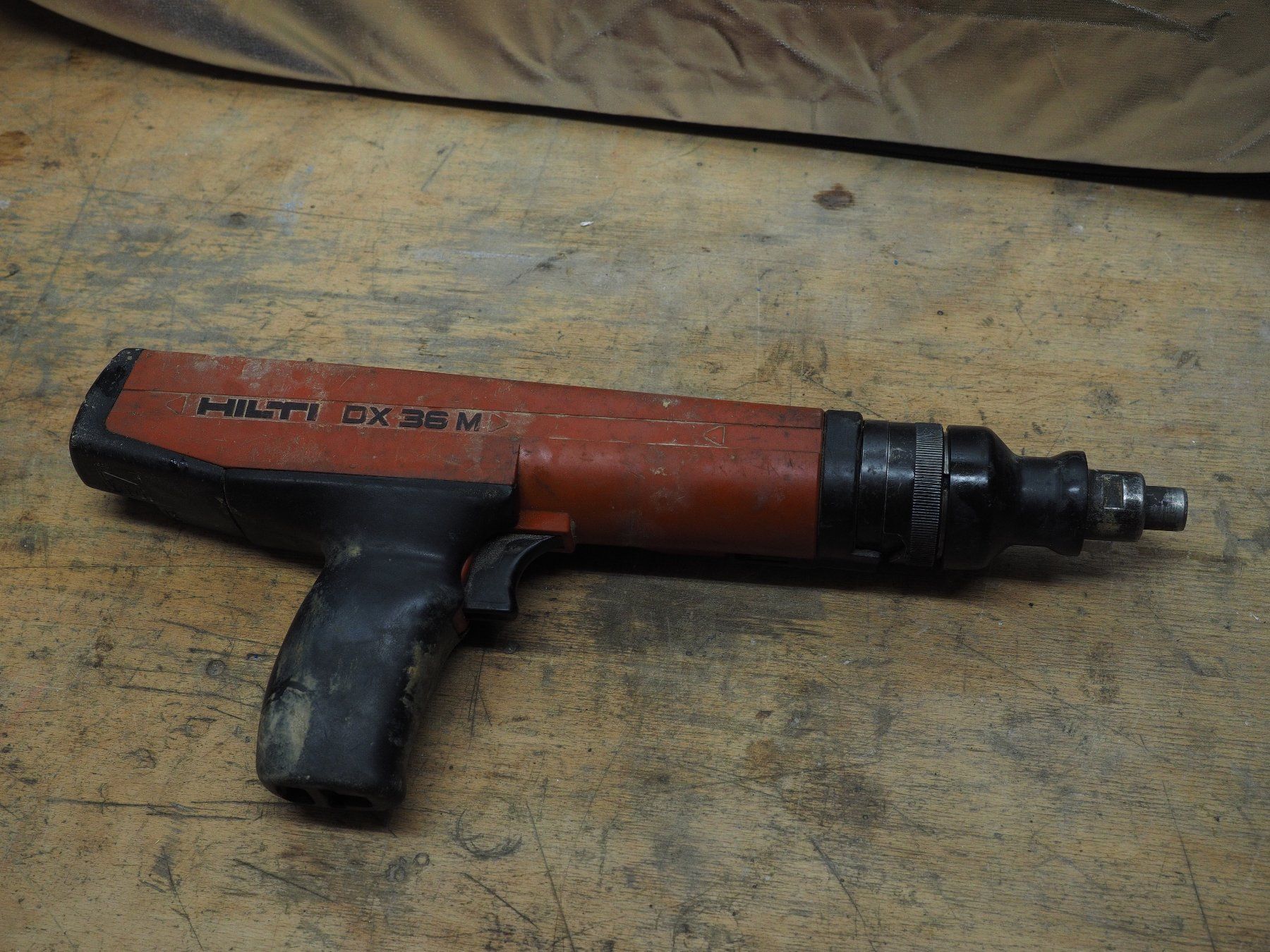 Hilti Tous les outils: Schussapparat   "HILTI DX36M" – D'occasion à Arboldswil par Alexis46 5