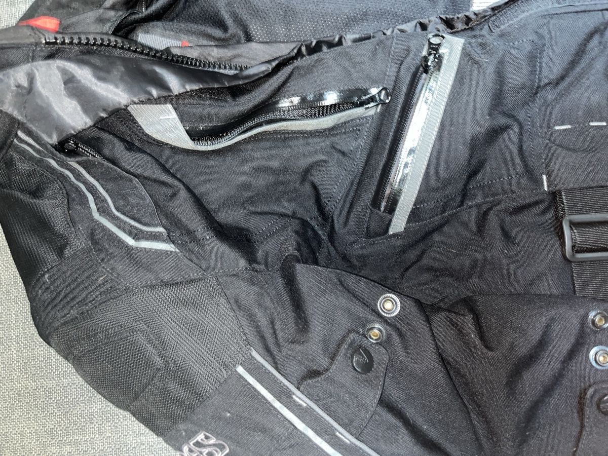 Vestes: IXS Motorradjacke Schwarz Grösse S – D'occasion à Luzern par LuzernerShop 4