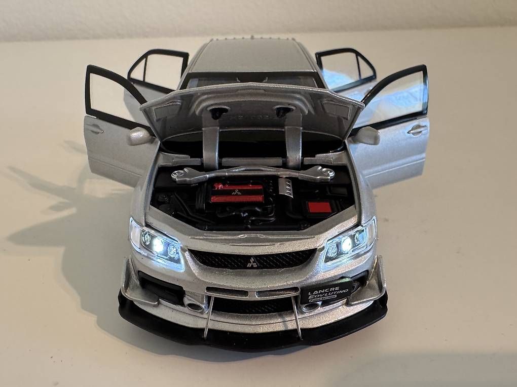 Voitures modèles: ModelAuto Lancer – D'occasion à Bäretswil par Ser_9h6p 1