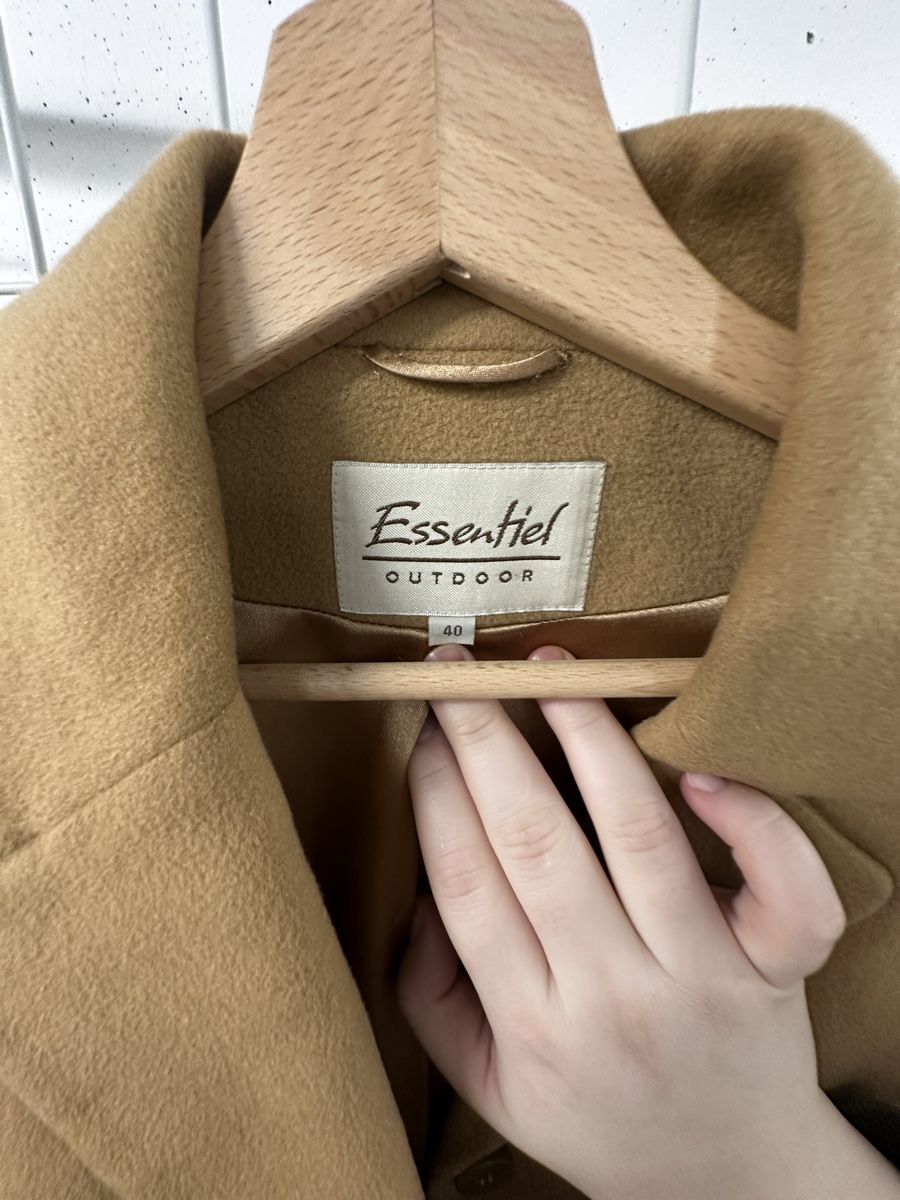 Essentiel Antwerp Cappotti: ESSENTIEL CAMEL WOOL COAT SIZE 40 – Usato da Lachen SZ venduto da _laalessia 1