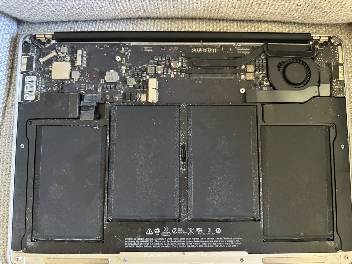 Apple Portables: MacBook Air 13 – Défectueux à Adliswil par Busys 5