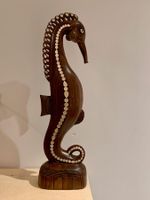Grosses Seepferd - geschnitzt und mit Perlmutt-Intarsien