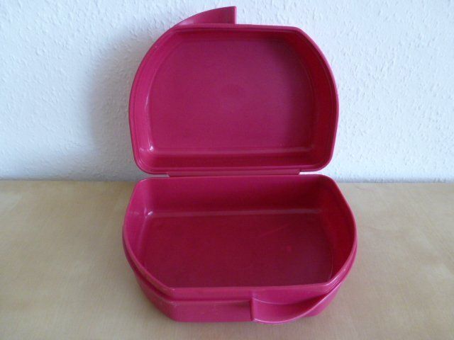 Tupperware Contenitori & Simili: Znüni-Böxli von Tupperwarre – Usato da Luzern venduto da Ankerli 3