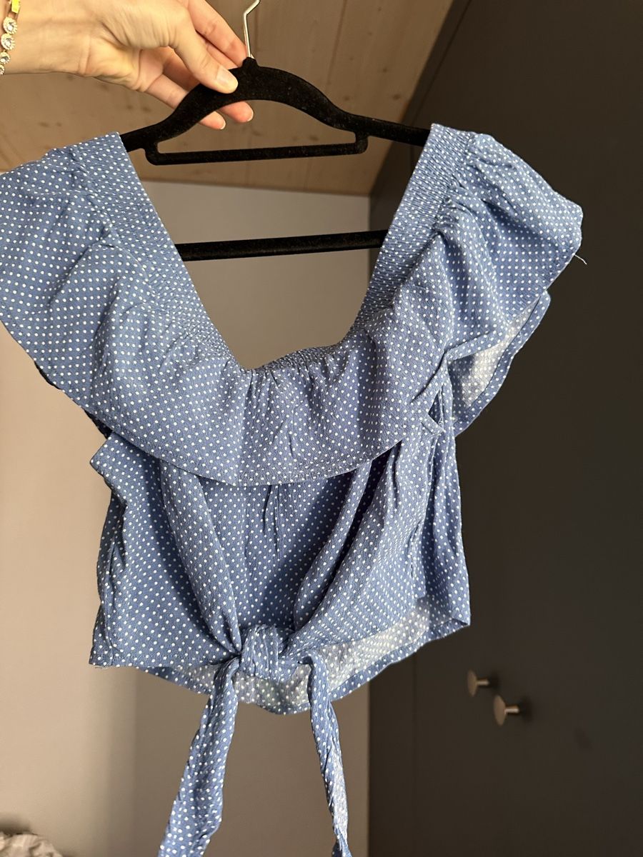 Tops: Off-Shoulder Top Tally – Gebraucht aus St. Gallen von Roya24