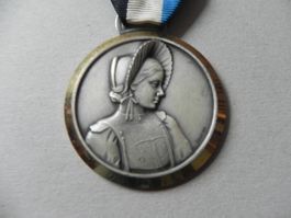 Medaille Frau Tracht Trachtenfest Fest von Jahr 1965