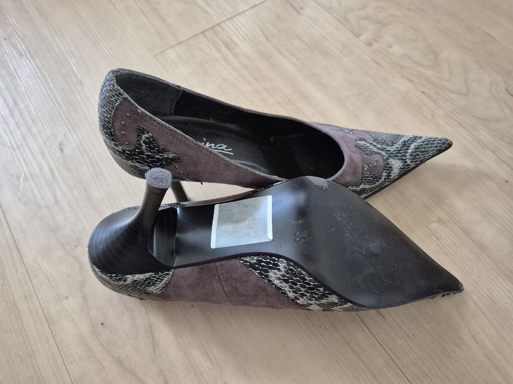 Scarpe da donna: Pumps – Usato da Riehen venduto da Vaniisha13 2