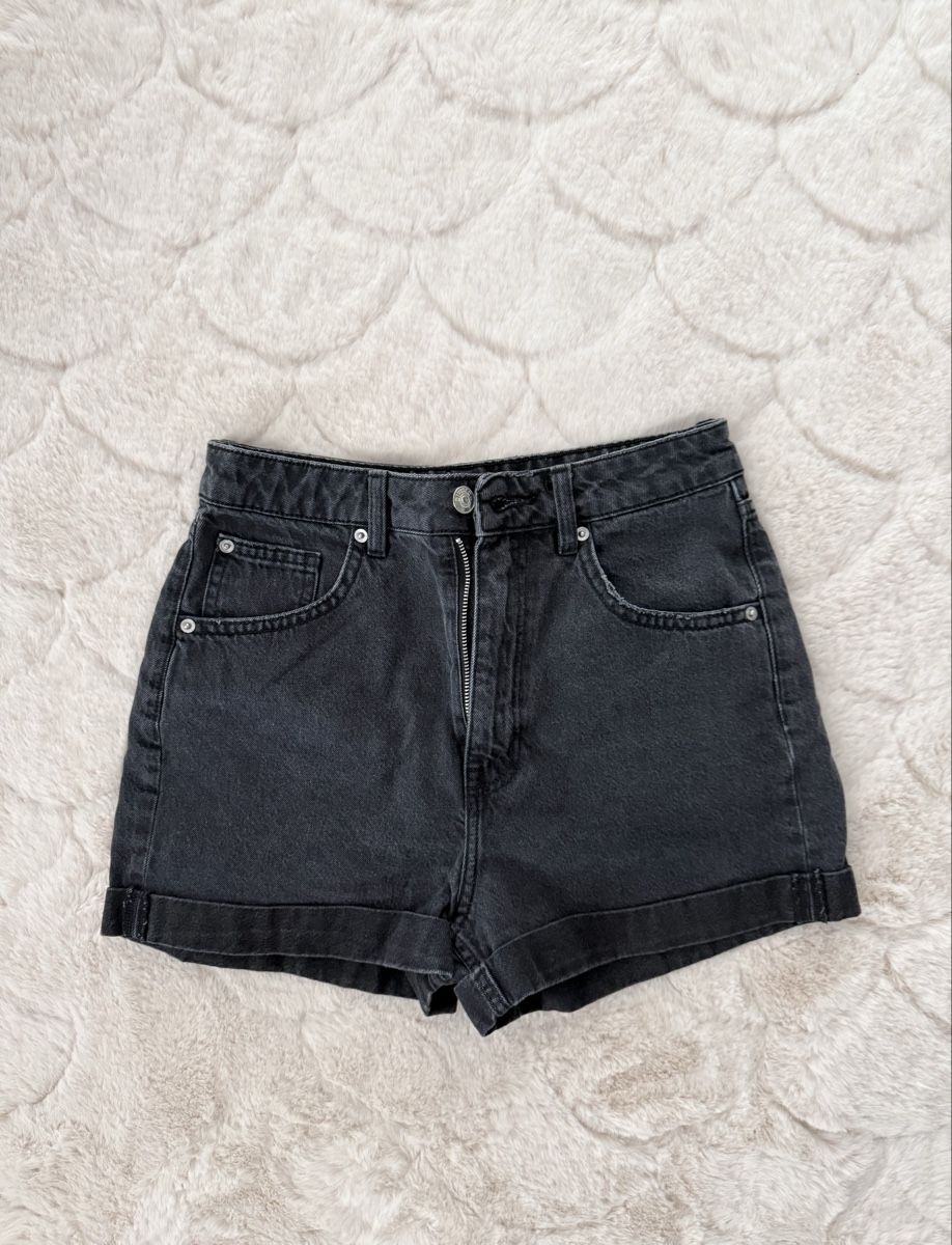 H&M Jeans: Shorts H&M – Gebraucht aus Dietikon von tsela77