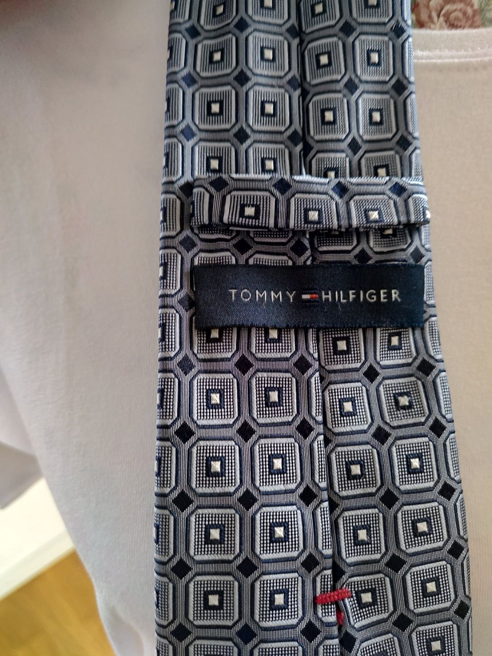 Tommy Hilfiger Cravatte: Elegante Tommy Hilfiger Krawatte – Usato da Kriens venduto da Wolly85 2