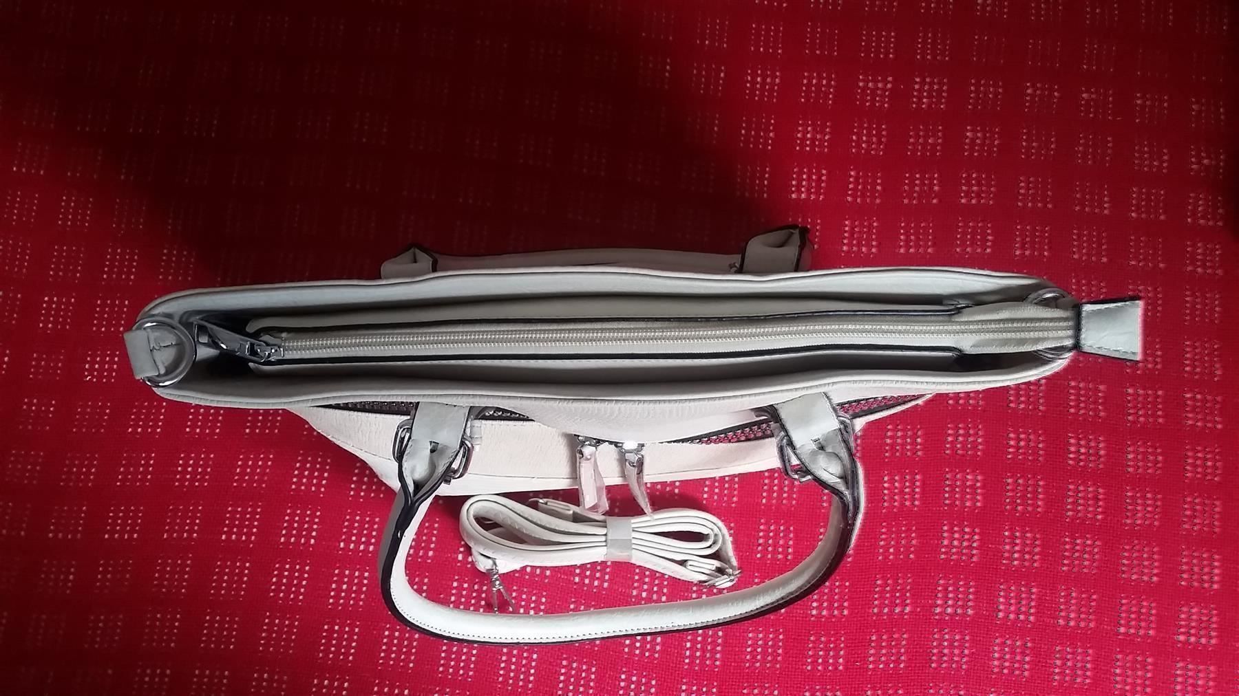 Borse da donna: Grosse, praktische Mode-Handtasche – Nuovo e nell'imballaggio originale da Winterberg ZH venduto da Gemini63 6