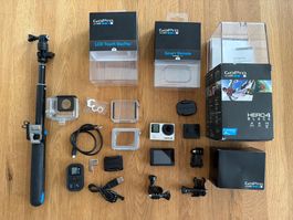 GoPro HERO4 Black – Komplettset mit viel Zubehör