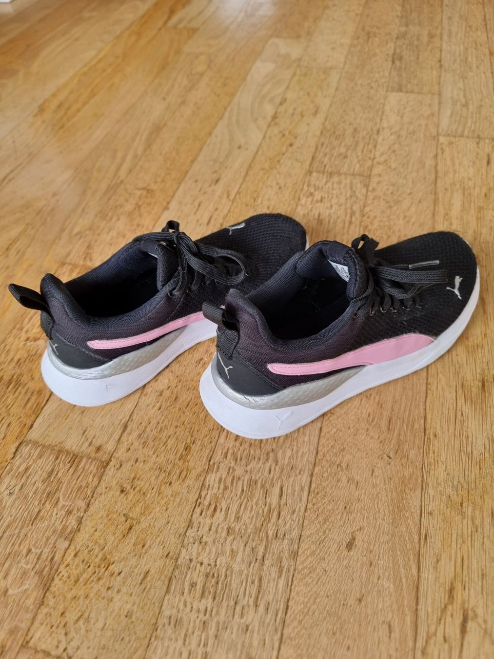 Puma Schuhe für Mädchen: Turnschuhe Puma Gr. 36 – Gebraucht aus Buchrain von Xaro01 1