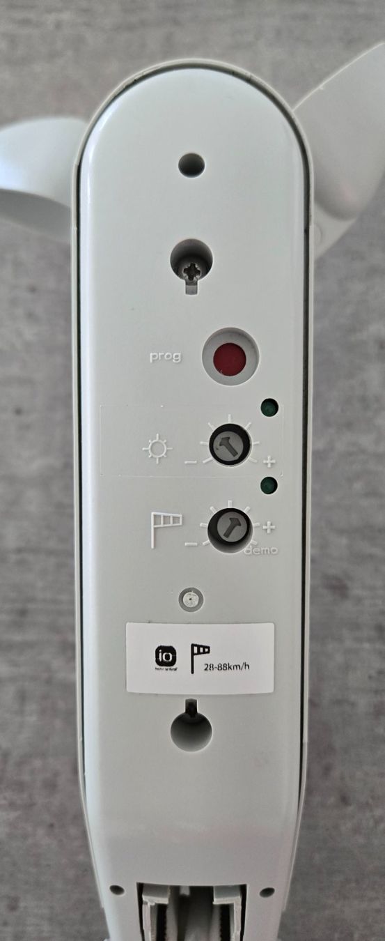 Somfy Tende da sole: Somfy Soliris io Wind/Sonnen-Sensor 230V mit Regenoption – Usato da Studen BE venduto da Moore 5