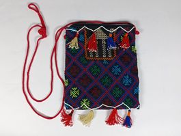 Sac à bandoulière avec pompons 17 x 20 cm