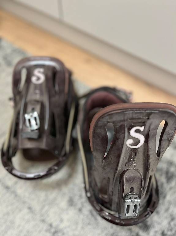 Scarpe da uomo: Fixations snowboard Salomon, S – Usato da Botyre (Ayent) venduto da Belleza01 1