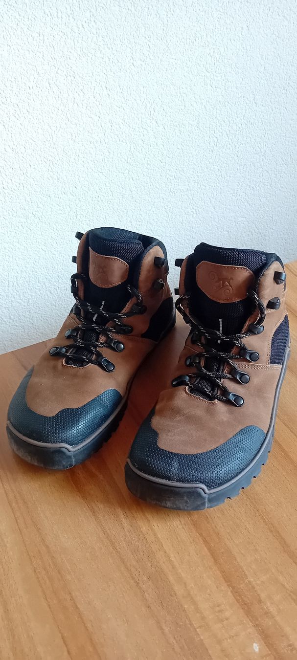 Chaussures hommes: Magical Shoes Wanderschuhe Grösse 40 EU – D'occasion à Gelterkinden par 2_hand_rolli