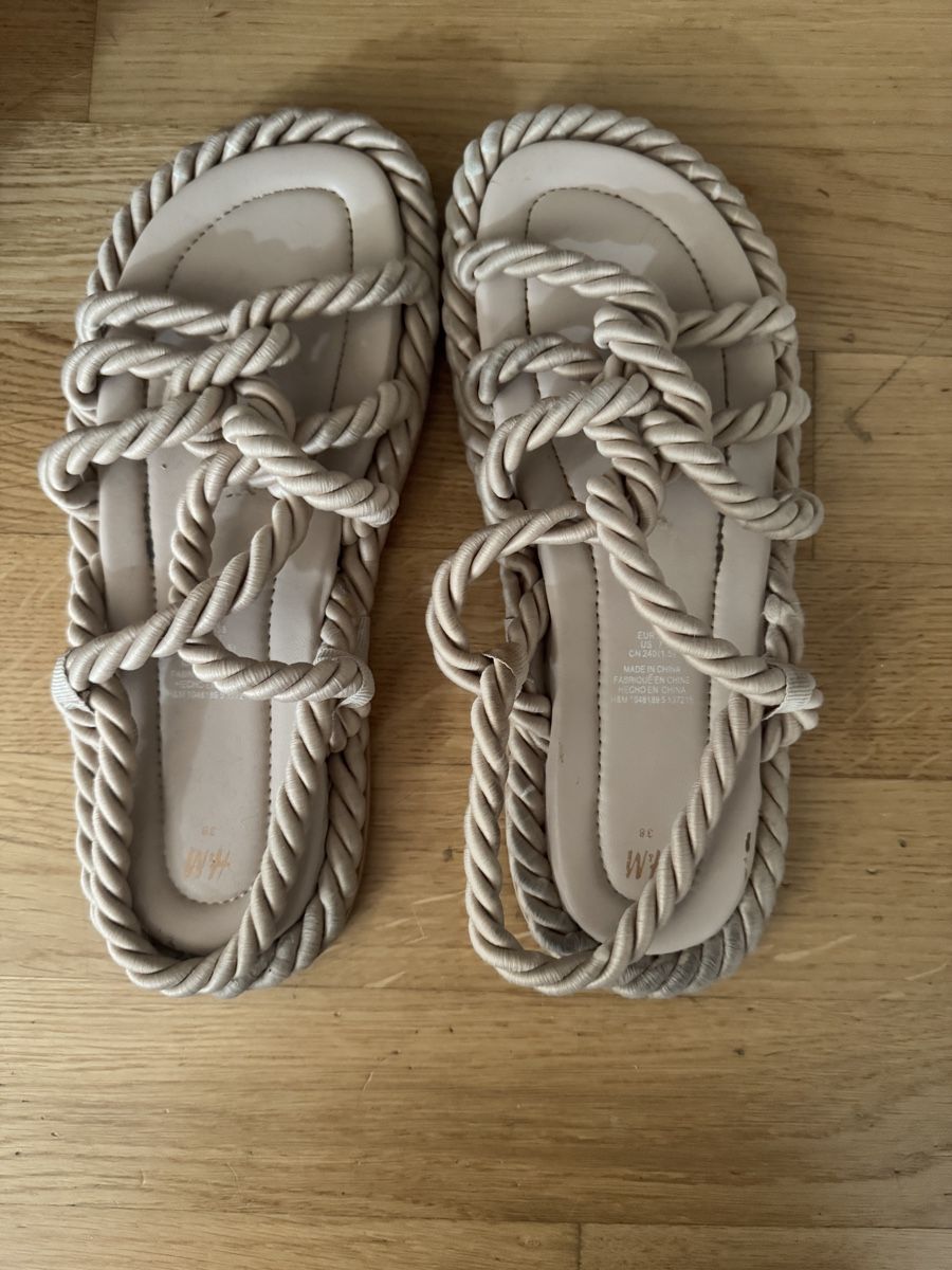 H&M Scarpe da donna: H&M sandals 38 – Usato da Zürich venduto da Lovelyperfumes