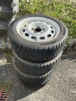 4 roues tôles avec pneus d'hiver 15 pouces