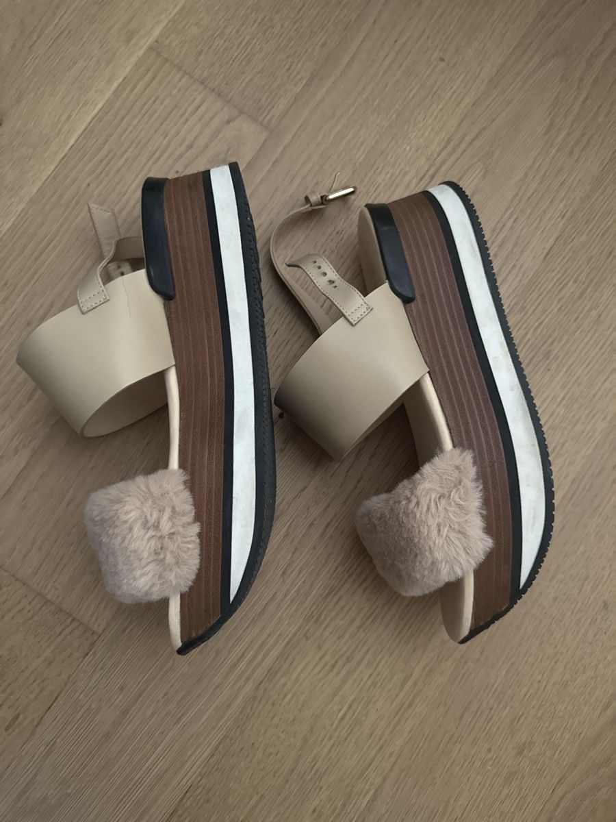 Hogan Scarpe da donna: Hogan Sandals, size 391/2, fur, platform – Usato da Chêne-Bougeries venduto da Avion2014 1