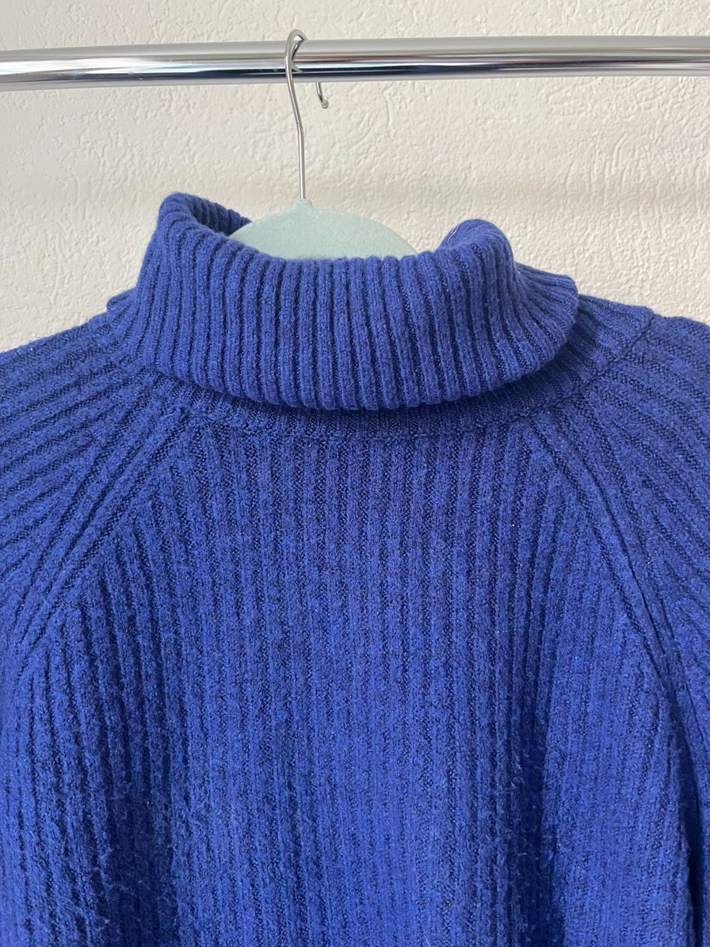 Stradivarius Maglioni & Felpe: blauer Rollkragen-Strickpullover – Usato da Bern venduto da zau_272v 1