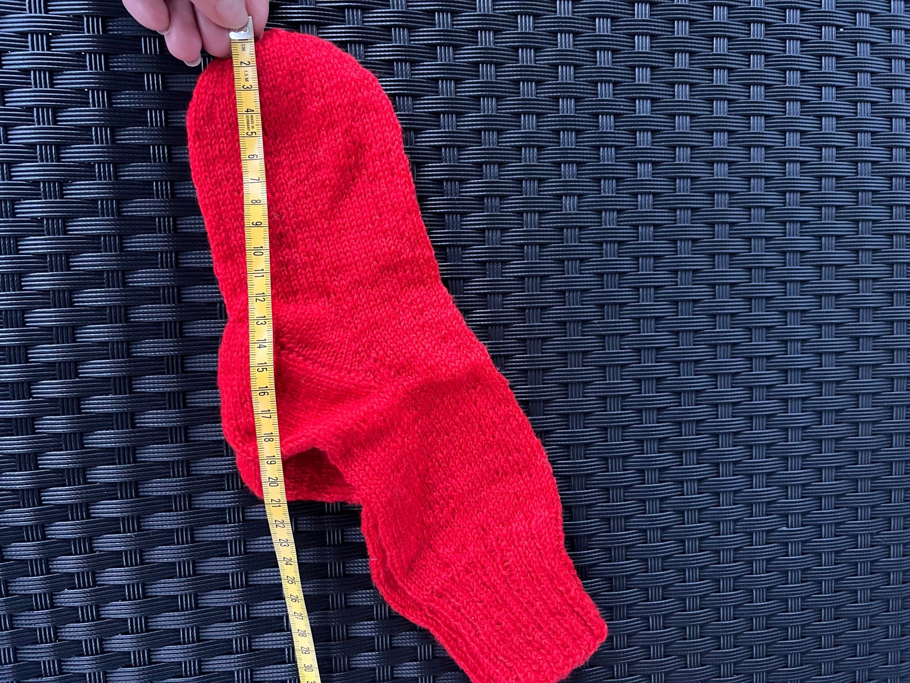 Socken: Wollsocken reine Wolle Rot – Neu und originalverpackt aus Bülach von Cucculi