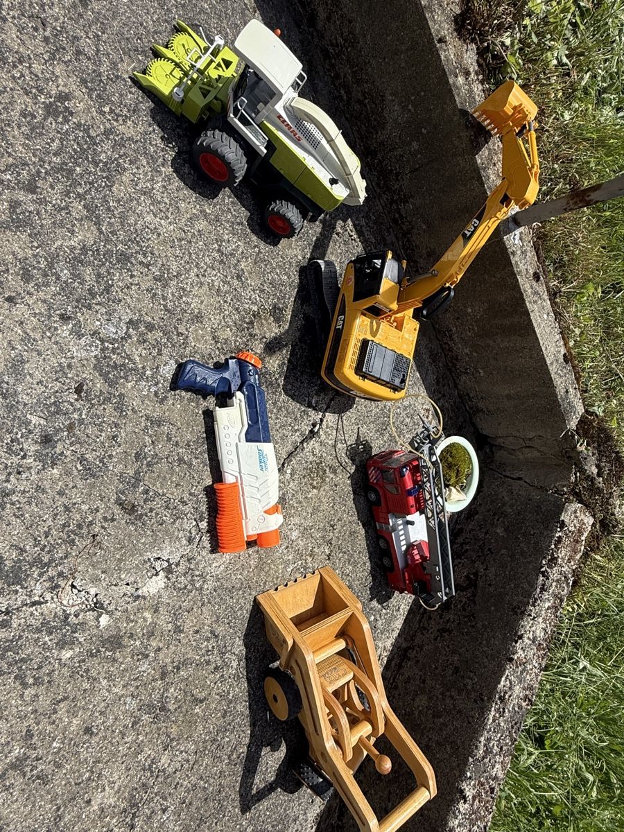 Giocattoli: Spielzeug-Bagger, Traktor, Feuerwehrauto, Nerf – Usato da Kloten venduto da Benz_63S