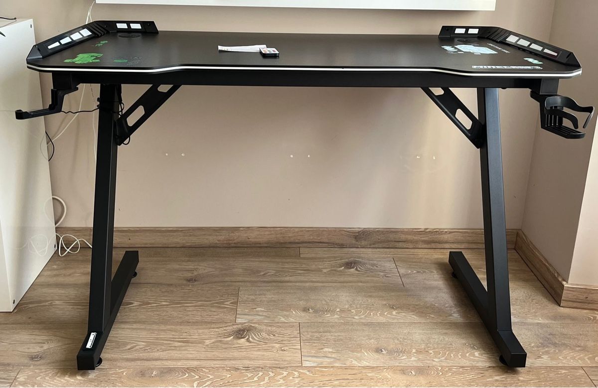 Scrivanie: Bureau gaming Minecraft avec éclairage LED RGB, télécommande – Nuovo (secondo la descrizione) da Gilly venduto da mtr_9dsr 1
